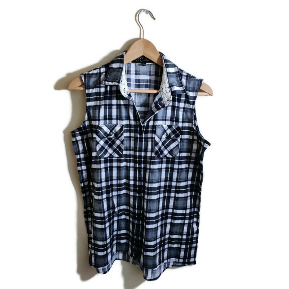 G COLLECTIONS Women Black & White Sleeveless Button Up Plaid Checker Vest Top S